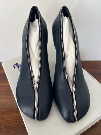 Burberry Navy Leather Baby Zip Heels Size 8