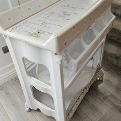 Babylo Changing Unit with bath