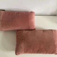 2 pink cushions