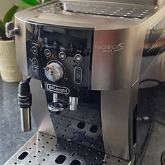 Automatic Delonghi Magnifica S Smart Coffee Machine