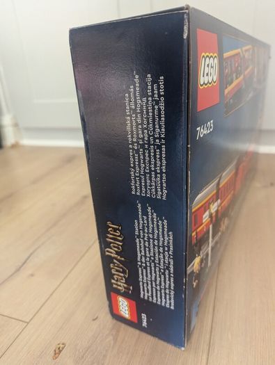 Lego Hogwarts Express and Hogsmeade Station 76423