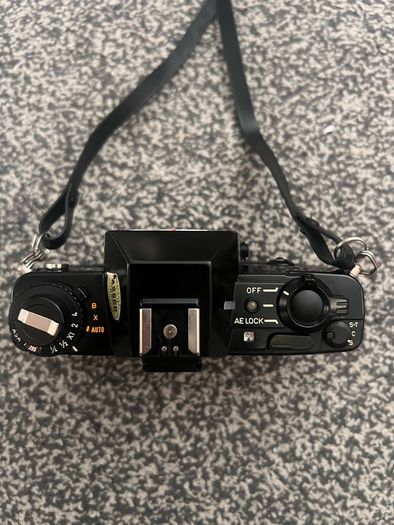 Contax 137 MD Quartz Camera with Accessories (see description)
