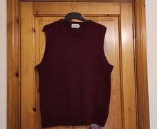 Blarney woollen mills 100% lambswool mens burgundy vest sweater