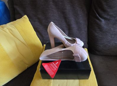 Brand New In original  box Shoe Box High Heels
