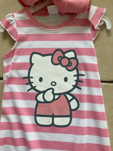 Hello Kitty Baby Outfit & Bib set