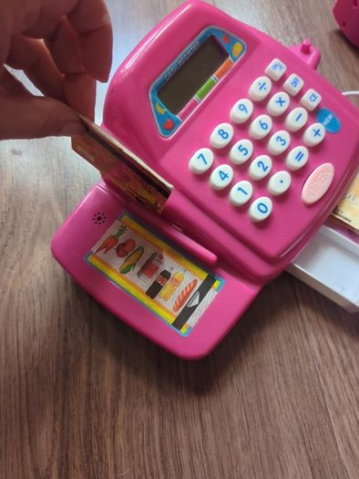 Toy cash machine and card reader