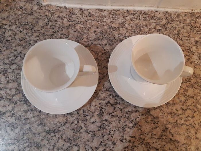 2x cup & saucer