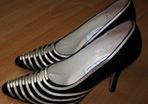 Gorgeous Black and Gold shoes from Renata size 3.5