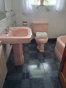 Bathroom suite