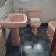 Bathroom suite