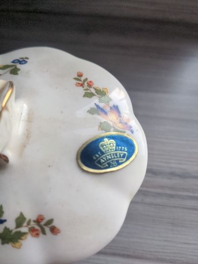 Vintage Ansley Cottage Garden Lidded Trinket Holder