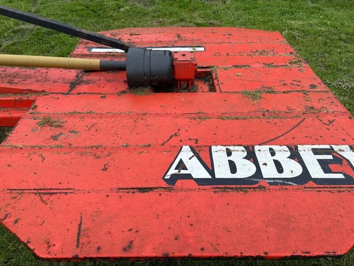Abbey Side Mounted Grass Topper