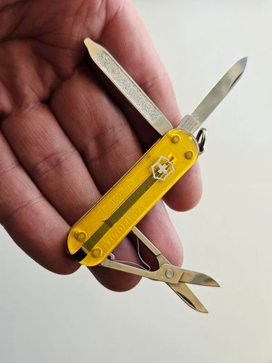 Victorinox Classic Sd 58mm Swiss Army Knife Keychain tool