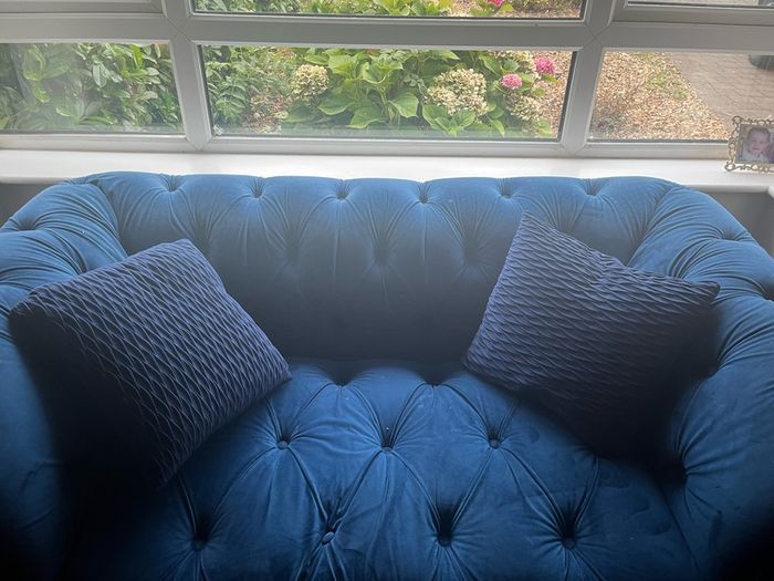 3 & 2 seater navy velvet chesterfield style couches with matching footstool with removable glass top