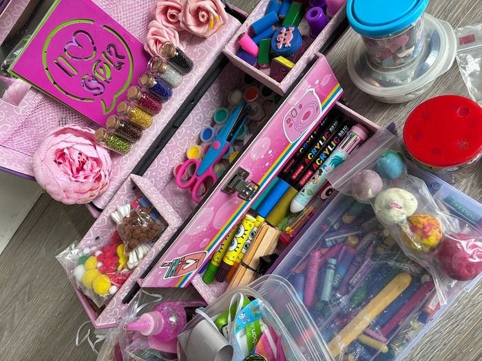 Arts & Craft Supplies