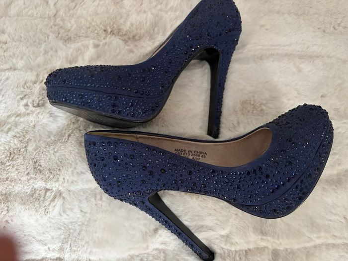 Navy High-Heels