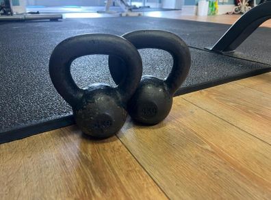 4kg Kettlebells (pair or single) --read description