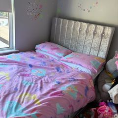 Double bed with 4 storage boxes under