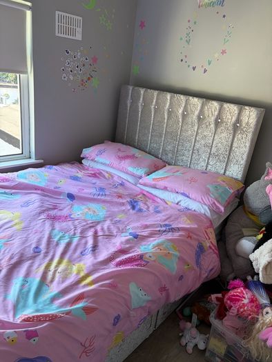 Double bed with 4 storage boxes under
