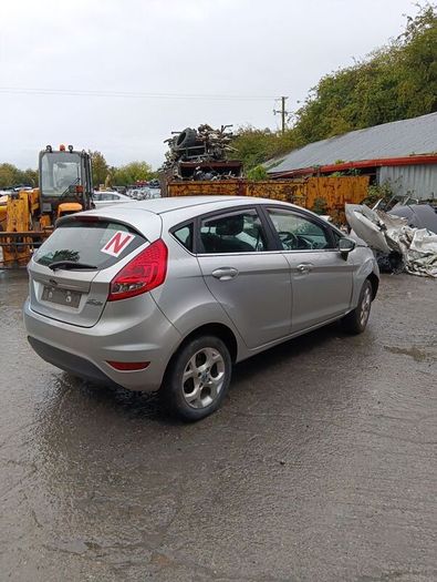 Breaking ford fiesta 2012 1.25