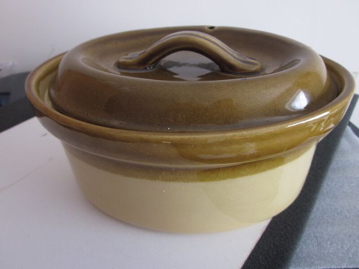 TG Green "Granville" Ceramic Oval Casserole  Lidded Dish