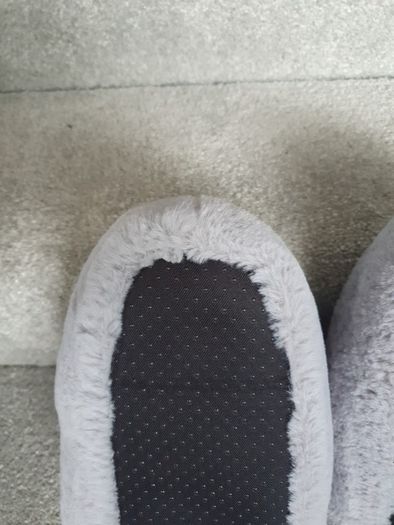 slippers REDUCED.adult size 5/6 (wouldnt give me an adult choice !) BIG CLEAROUT, MAKE AN OFFER