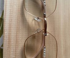 Reading glasses +3.00