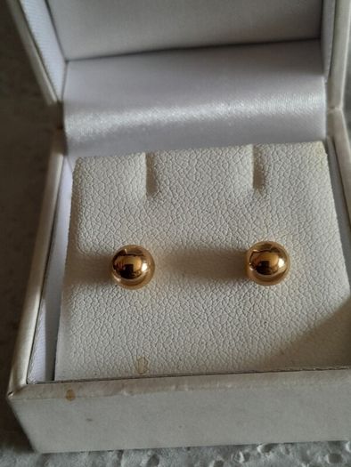9ct gold earrings