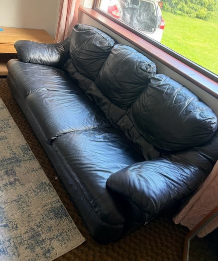 3 piece suite black leather