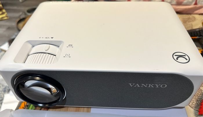 Vankyo V630 Projector