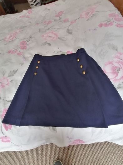 Brand new Skirt navy size 12