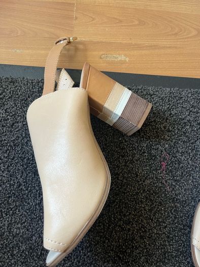 Never worn Aldo leather peep toe beige mules shoes heels
