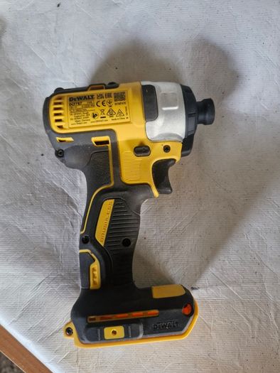 Dewalt impact screw gun