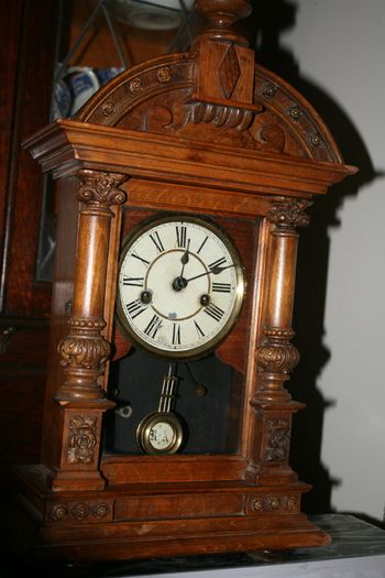 Antique Wood Carved P.H. S. 1800s Mantel Clock (in working order -  the clock doesn't ring) 21,5" x 11"