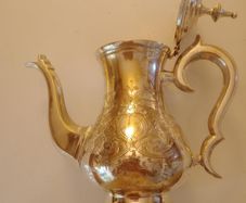 Vintage Ornate Silver-Plated Coffee / Teapot with Hinged Lid