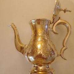 Vintage Ornate Silver-Plated Coffee / Teapot with Hinged Lid