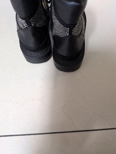 River Island Black/Diamond Patterned Ankle l Boots.  S.39-6.