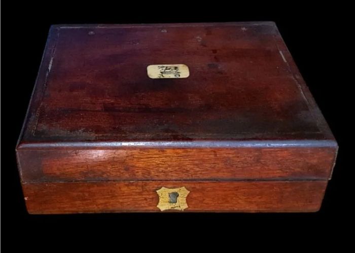 Antique Stately Home Wooden Crested Box