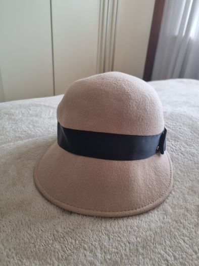 Ted Beker hat