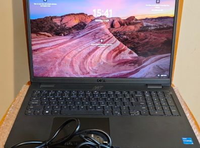 Dell Latitude 3520 i5(11 gen)/12GB/512 GB(NVMe) FHD 15.6" TouchScreen Laptop NoteBook
