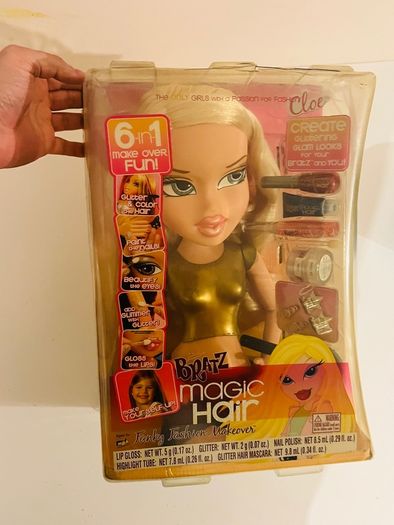 BRATZ dolls Yasmin and Cloe 6 in 1 Funky Fashion Makeover