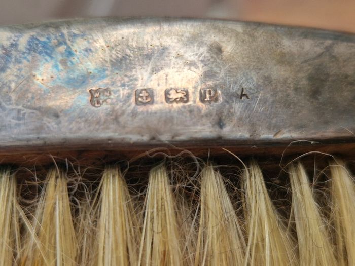 Rough Estimate of 35/40 grams of Antique Silver Brushes and Leather Case