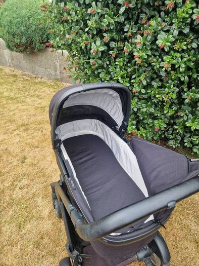 Travel system- Nuna Demi Grow