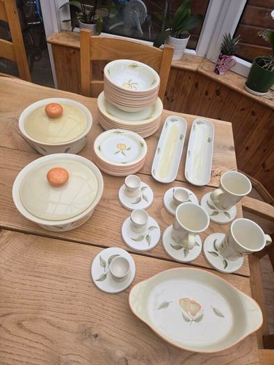 Ceramics Dinner Set, Plates, Cups, Casserole Disch, egg