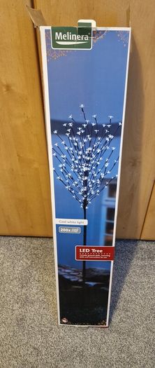 led tree