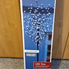 led tree