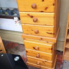 Bedside lockers
