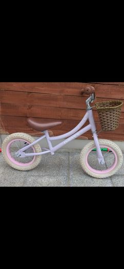 Girls lilac Dawes Duchess balance bike