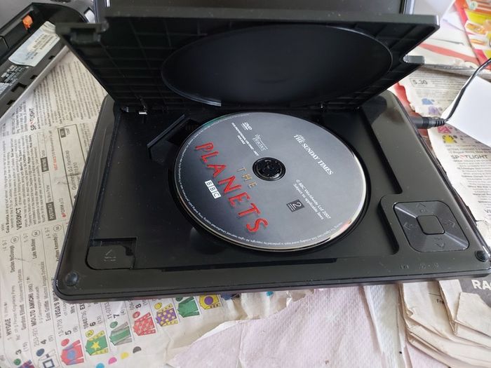 5 Portable DVD Players, all working, but no charges for them, all in very good condition