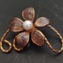 Vintage costume job lot of brooches Image 9